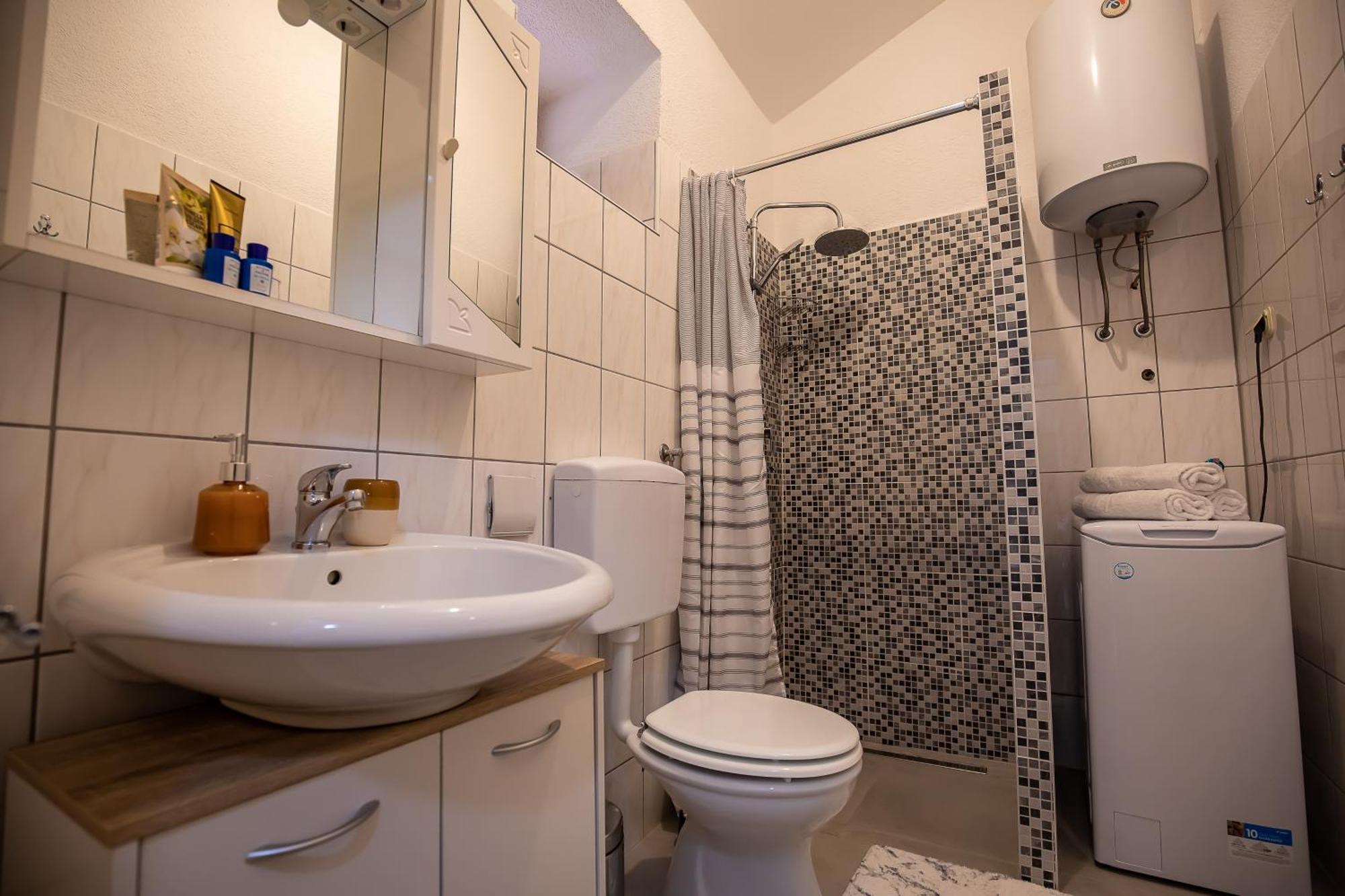 Studio Apartment Jemi プーラ エクステリア 写真